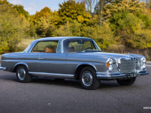 Immagine 9/61 di Mercedes-Benz 280 SE 3,5 (1971)