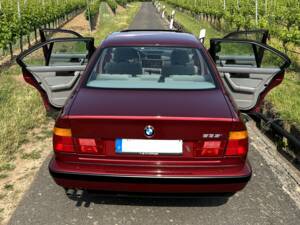 Image 9/51 of BMW 535i (1991)
