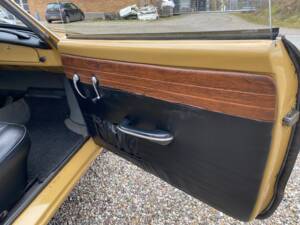 Image 37/42 de Volkswagen Karmann Ghia 1600 (1970)