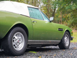 Imagen 12/50 de Aston Martin V8 Volante (1979)