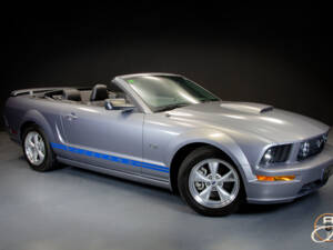 Image 7/27 of Ford Mustang GT (2005)