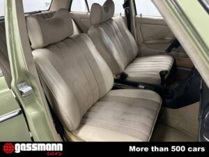Image 13/15 de Mercedes-Benz 200 D (1978)