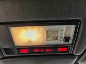 Imagen 36/37 de Mercedes-Benz 200 E (1989)