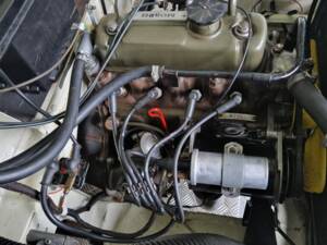 Image 11/15 of Morris Minor 1000 Traveller (1971)