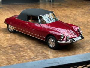 Immagine 7/33 di Citroën DS 19 Usine (1963)