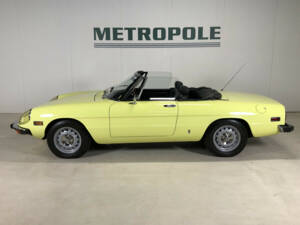 Image 2/29 of Alfa Romeo 2000 Spider Veloce (1973)