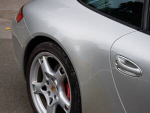 Bild 7/50 von Porsche 911 Carrera (2004)