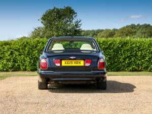 Image 16/37 of Bentley Arnage Red Label (2000)