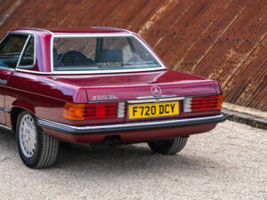 Immagine 18/36 di Mercedes-Benz 300 SL (1989)