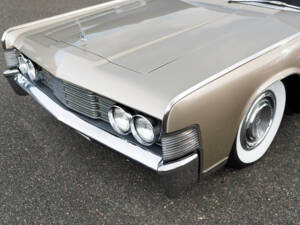 Immagine 12/135 di Lincoln Continental Convertible (1965)