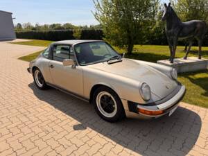 Image 2/88 of Porsche 911 Carrera 3.2 (1985)