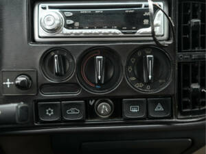 Image 15/29 of Saab 900 2.0i 16V (1993)