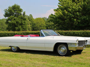 Bild 1/28 von Cadillac DeVille Convertible (1965)