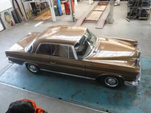 Image 45/50 of Mercedes-Benz 250 SE (1966)