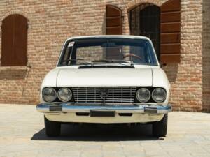 Image 4/7 de Lancia 2000 Coupe (1970)