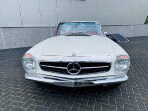 Image 30/37 of Mercedes-Benz 280 SL (1970)