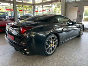 Imagen 7/17 de Ferrari California (2012)