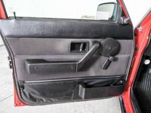 Image 32/50 of Volvo 240 (1987)