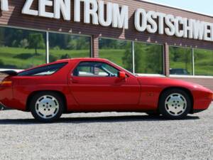 Afbeelding 6/35 van Porsche 928 S4 (1989)