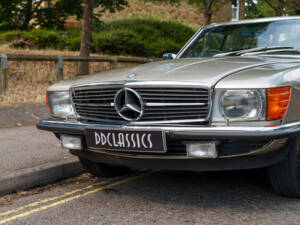 Image 7/23 of Mercedes-Benz 380 SL (1985)