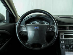 Bild 4/38 von Volvo V 70 2.4 (2007)