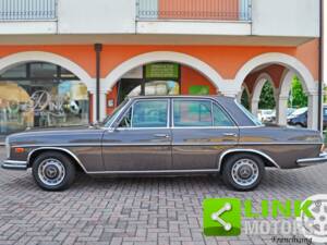 Immagine 2/10 di Mercedes-Benz 280 SE (1970)