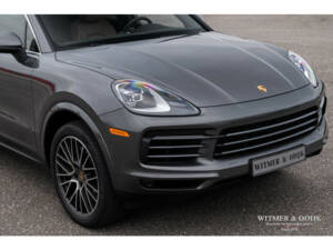 Image 24/38 of Porsche Cayenne (2019)