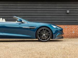 Image 19/50 of Aston Martin Vanquish Volante (2014)