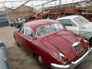 Image 13/31 of Jaguar Mk II 2.4 (1965)