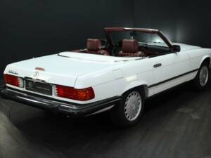 Image 6/30 of Mercedes-Benz 560 SL (1988)