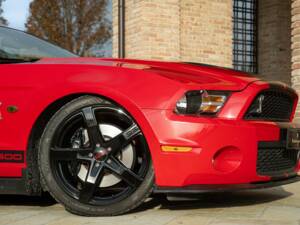 Image 36/50 of Ford Mustang Shelby GT 500 (2011)