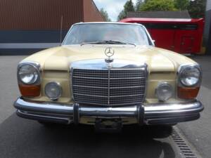 Image 3/20 de Mercedes-Benz 280 C (1973)