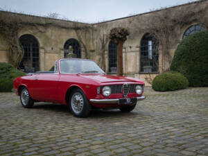 Image 17/21 de Alfa Romeo Giulia 1600 GTC (1966)