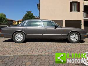 Bild 9/10 von Daimler Six (1995)