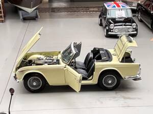 Afbeelding 28/39 van Triumph TR 250 (1967)