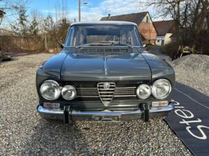 Image 2/43 of Alfa Romeo Giulia 1600 Giardinetta (1971)