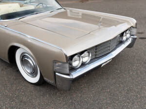 Imagen 13/135 de Lincoln Continental Convertible (1965)