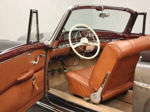 Image 9/14 of Mercedes-Benz 220 S Cabriolet (1957)