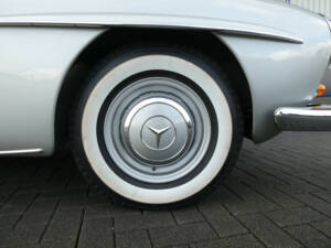 Image 21/24 of Mercedes-Benz 190 SL (1957)