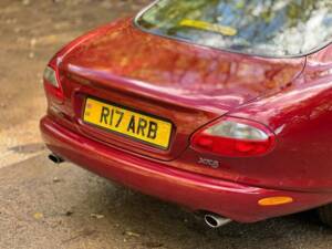 Image 3/50 of Jaguar XK8 4.0 (1998)