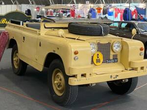 Image 2/49 of Land Rover 88 (1964)