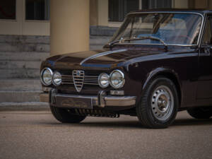 Bild 2/20 von Alfa Romeo Giulia 1.6 Super (1972)