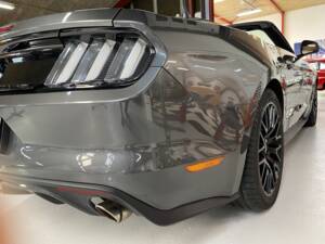 Image 16/63 of Ford Mustang 5.0 (2017)