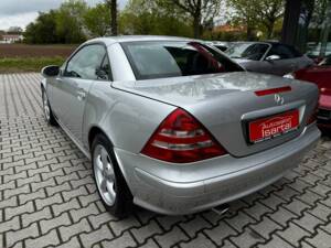 Image 5/18 of Mercedes-Benz SLK 200 Kompressor (2002)