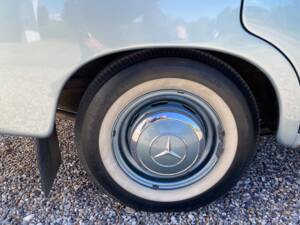 Immagine 16/63 di Mercedes-Benz 190 (1959)