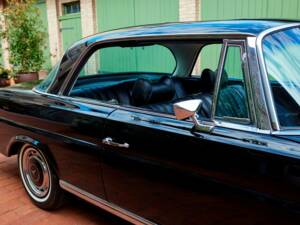 Image 186/188 of Mercedes-Benz 280 SE 3,5 (1971)