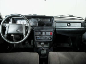 Image 7/50 of Volvo 240 (1987)