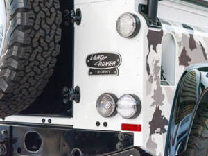 Bild 29/30 von Land Rover Defender 90 Works V8 (2012)