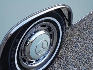 Image 47/50 of Mercedes-Benz 220 S Cabriolet (1958)