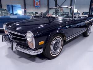 Image 5/38 de Mercedes-Benz 280 SL (1970)